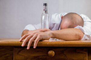 How Does Alcohol Affect Men and Women Differently?